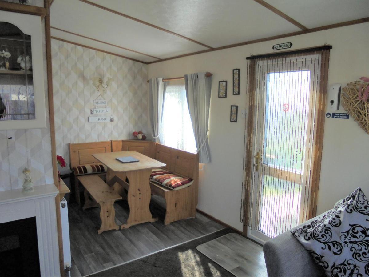 6 Berth Central Heated On The Chase Ingoldmells Exterior photo